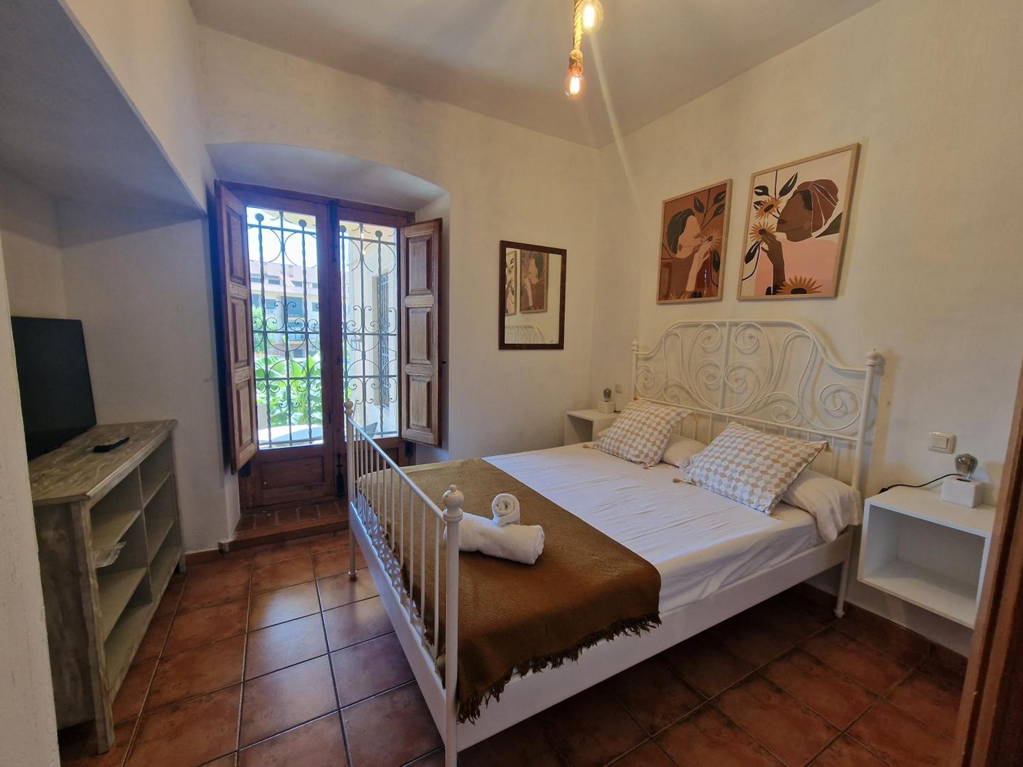 Hostal La Colonial Madrigal de la Vera Exterior photo