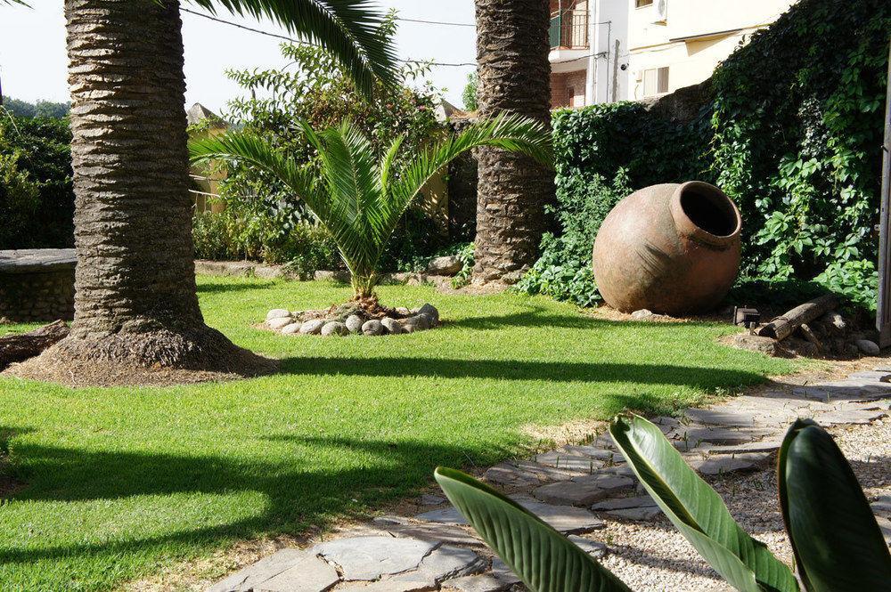 Hostal La Colonial Madrigal de la Vera Exterior photo